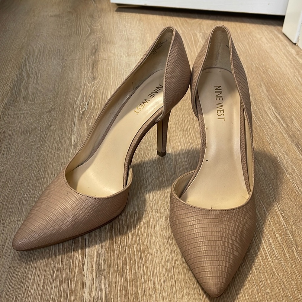 Nine West Nude Pumps